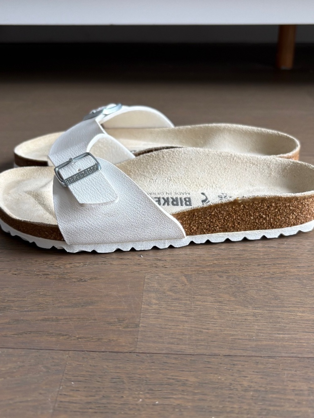 Birkenstock Madrid White Slide Size EU 35 - Picture 8 of 16